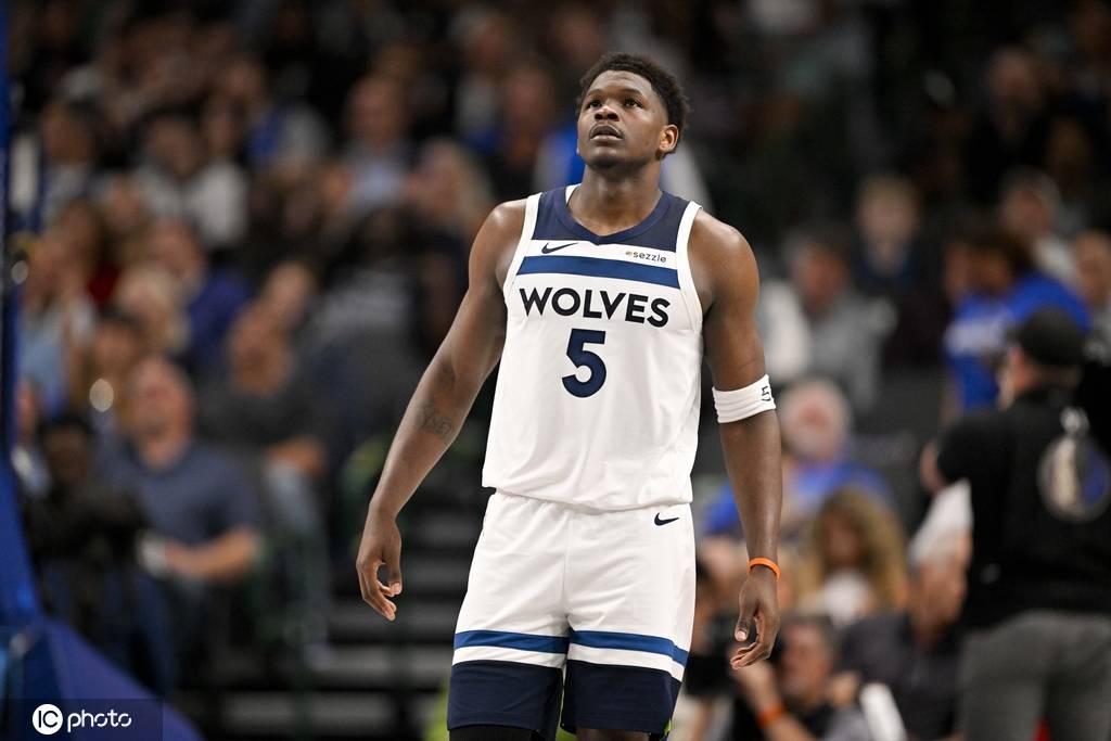 爱德华兹17分兰德尔24分 森林狼胜独行侠