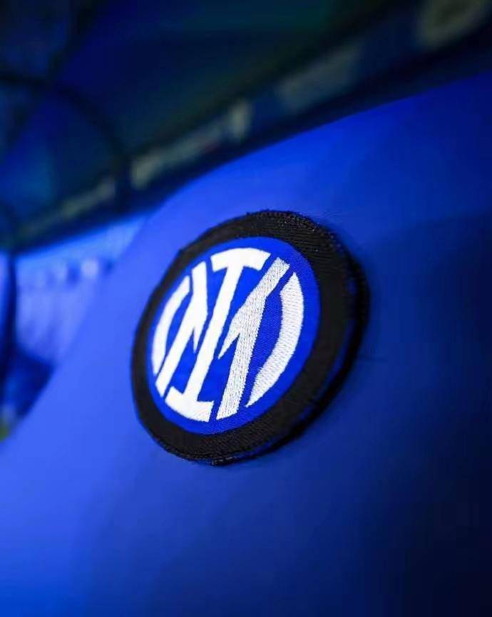 国米门将转会大反转：橡树否决维卡里奥，21岁法甲天才成新首选